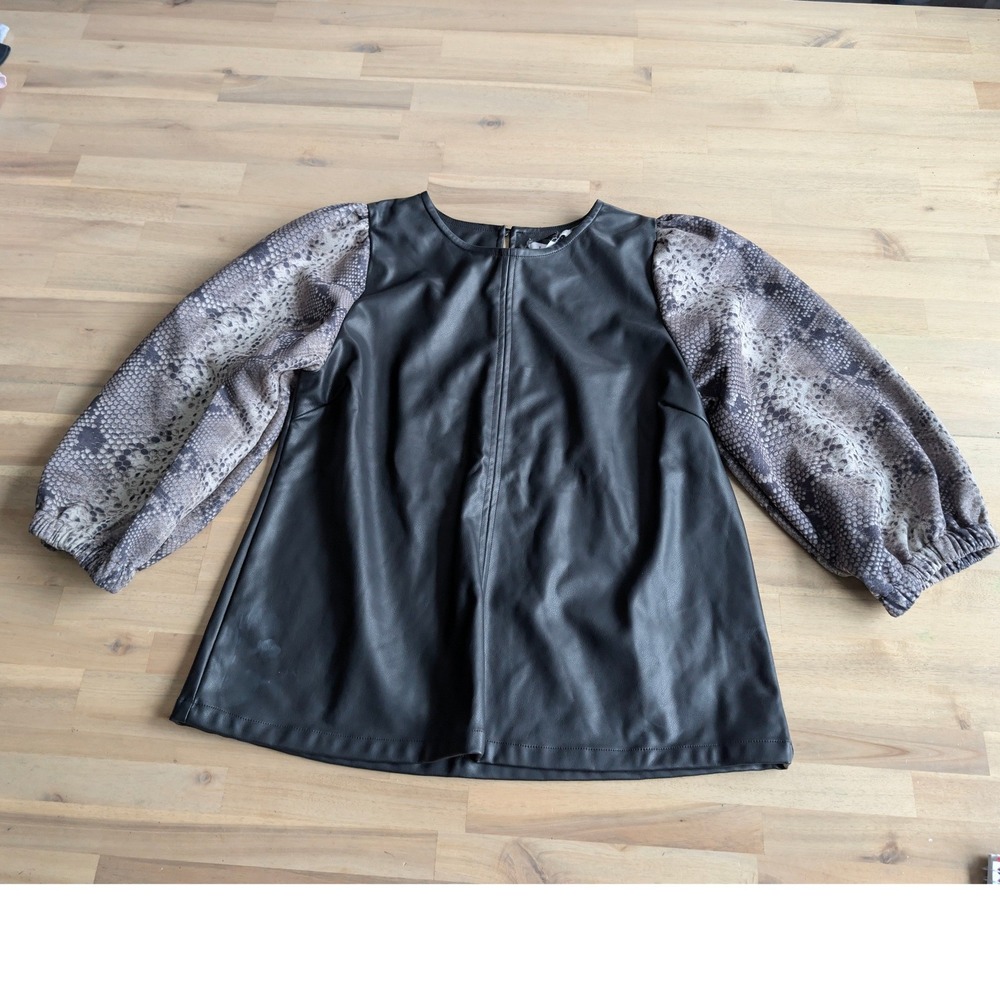 THML Black Faux Leather Snake Print Sleeve Topโ Blouse Women's Medium NEW